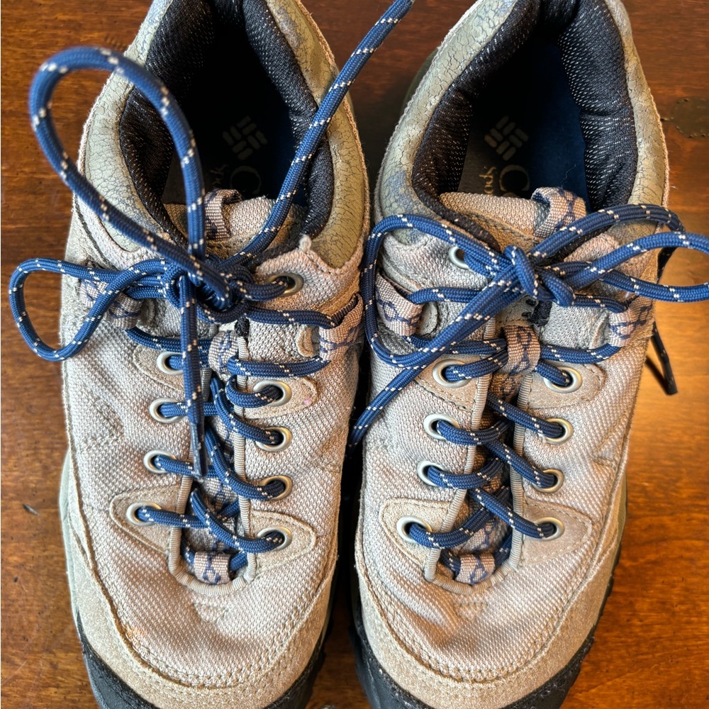 Columbia Hiking Shoes - Picture 2 of 8